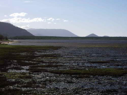 beach-cairns