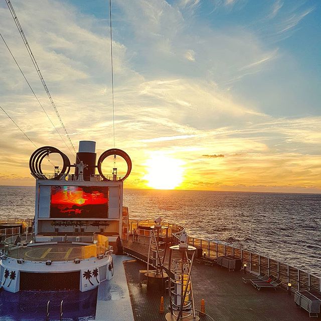 Sailing at sunset #mscseaside #cruising #cruise #crew #sailing #travel #traveling #traveler #instatravel #instago #instagood #trip #photooftheday #instapassport #instatraveling #mytravelgram #travelgram #travelingram #igtravel #instalife #travelblog #sea #travelstoke