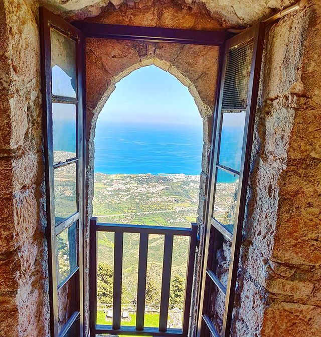 The blue of the sea throught the window #travelstoke #cyprus #castle #travel #travelling #toptags #vacation #visiting #traveler #instatravel #instago #wanderlust #trip #holiday #photooftheday #lifeofadventure #tourism #tourist #instapassport #instatraveling #mytravelgram #travelgram #travelingram #igtravel #instalife #ig_worldphoto #lovelife #traveling #travelblog #instago