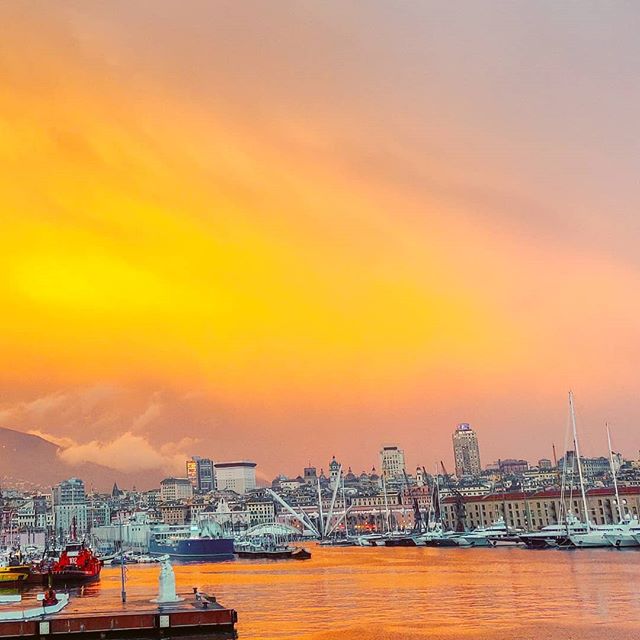 The red mood •••#redsunset #sunset #genoa #sailor #cruising #cruise #digitalsailor #crew #sailing #travel #traveling #traveler #instatravel #instapassport #instatraveling #travelgram #travelingram #igtravel #travelblog #sea #travelstoke