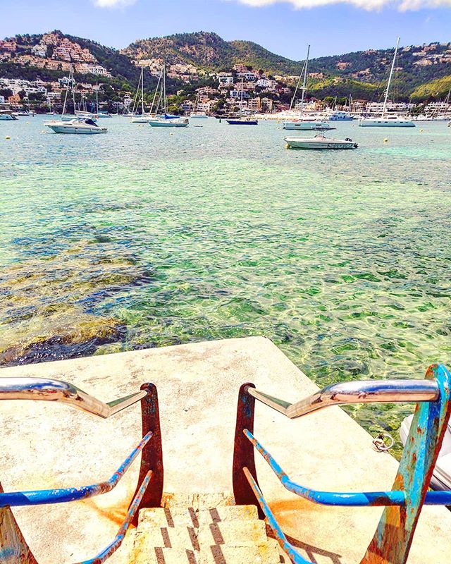 Dive in •••#andratx #palmademallorca #balearicislands #sea #sealife #cruising #cruise #crew #sailing #travel #traveling #traveler #instatravel #instapassport #instatraveling #travelgram #travelingram #igtravel #travelblog #sea #travelstoke