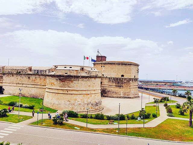 Strolling in a cloudy day in Civitavecchia•••#italy #fortess #sailor#cruising #cruise #crew #sailing #travel #traveling #traveler #instatravel #instapassport #instatraveling #travelgram #travelingram #igtravel #travelblog #sea #travelstoke