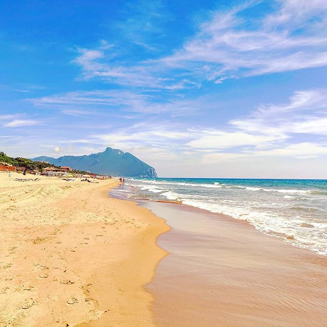 Let's begin the summer life•••#sabaudia #summer #medsea #circeo  #sea #beach  #sand #water #naturelovers #seascape #beautiful  #natureza #vitaminsea #seaview #refelctions #summervibes #seaside #riverside #ocean #amazing #nature #ripples #water_shots #waterfall #bluesea #sealovers