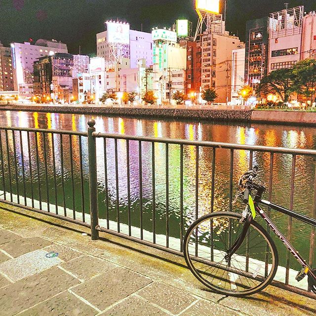 Discovering Fukuoka nightlife ••#japan #fukuoka #maidirebanzai #nightlights #travel #travelling #traveler #instatravel #wanderlust #trip #lifeofadventure #doyoutravel #instapassport #instatraveling #mytravelgram #travelgram #travelingram #travelstoke #traveling #travelblog #instago