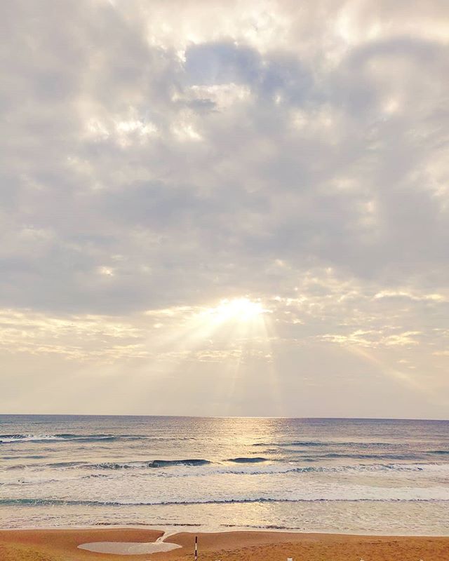 Rays of light after the rain 🤙🌤️•••#sabaudia #sea #sand #beach #ray #clouds  #nature #theoutdoorfolk #nature_lovers #naturephotography #natureshots #outdoors #nature_good #getoutside #earthgallery #tree_magic #tree #natureworld_photography #beautyofnature #in2nature #ig_naturelovers #ig_nature #natureswonder #ig_naturevibes #naturegram #mothernature