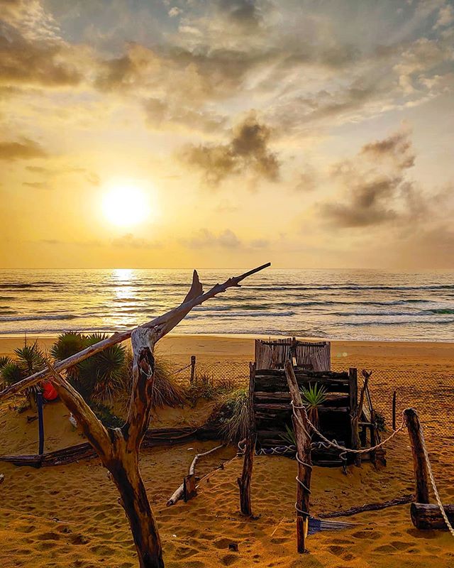 Feeling the sea vibes 🤙 #sabaudia #igersitalia #igerlatina #winter #seaview #traveller #travelgram #sealife #travelawesome #sea #seascape #travel #traveltheworld #sand #travelblogger #traveler #beachlife #travelstoke #seaside #beachvibes #sunsets #travelphotography #travelling #clouds #beach #traveling